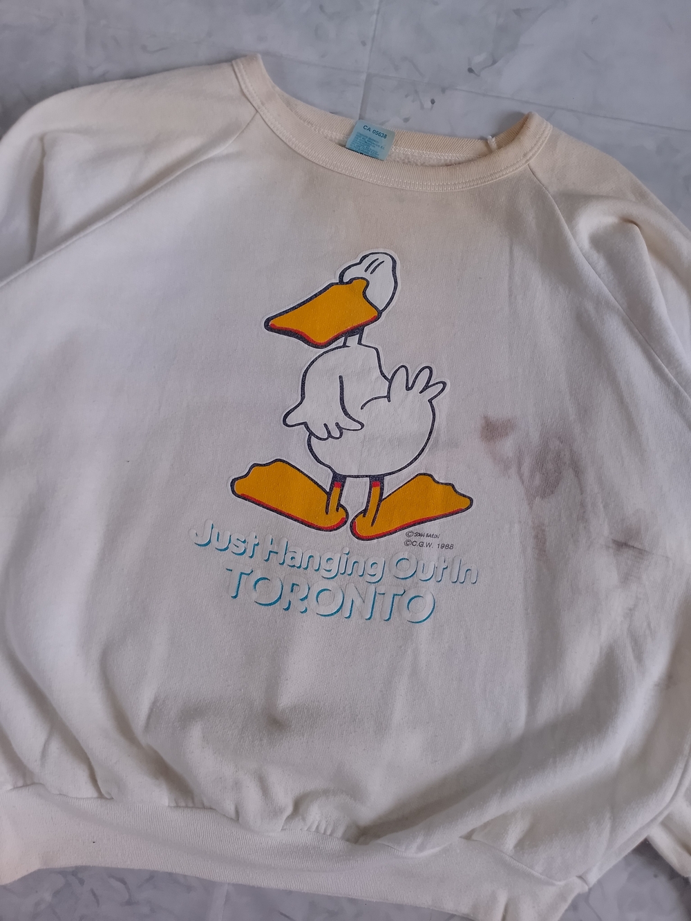 Vintage 1988 DUCK Just Hanging Out In Toronto Crewneck Sweater Unisex - Picture 7 of 14